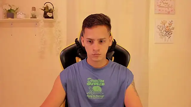 sexy andres01 online show from 24, 2, 2026