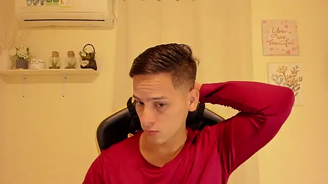 Snapshot of sexy_andres01 chatting on 13, 5, 2026 sexy andres01 online show from 13, 5, 2026