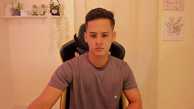 sexy andres01 online show from 12, 3, 2026