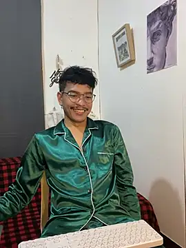 Snapshot of asian_darlingcummersxXx chatting on 20, 5, 2026 asian darlingcummersxXx online show from 20, 5, 2026