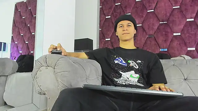 Snapshot of TonyBenedetti chatting on 15, 7, 2026 TonyBenedetti online show from 15, 7, 2026