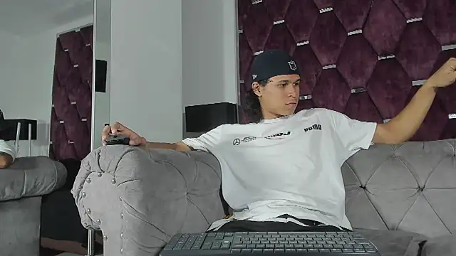 Snapshot of TonyBenedetti chatting on 17, 5, 2026 TonyBenedetti online show from 17, 5, 2026