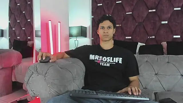 Snapshot of TonyBenedetti chatting on 31, 7, 2026 TonyBenedetti online show from 31, 7, 2026