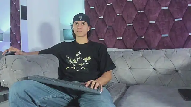 Snapshot of TonyBenedetti chatting on 27, 4, 2026 TonyBenedetti online show from 27, 4, 2026