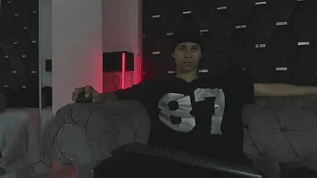 Snapshot of TonyBenedetti chatting on 24, 7, 2026 TonyBenedetti online show from 24, 7, 2026