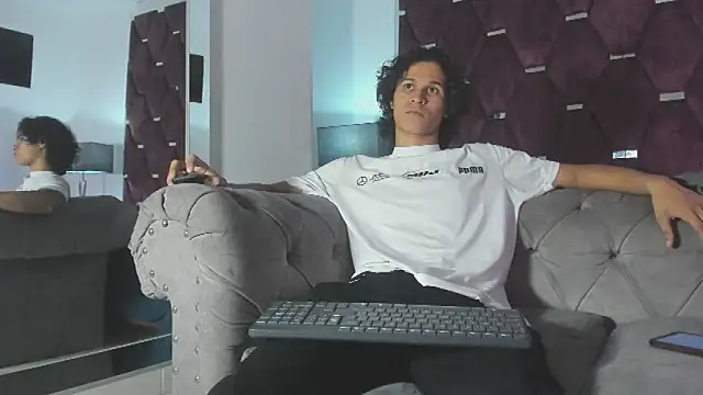 Snapshot of TonyBenedetti chatting on 3, 5, 2026 TonyBenedetti online show from 3, 5, 2026