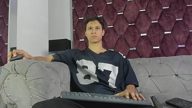 Snapshot of TonyBenedetti chatting on 8, 7, 2026 TonyBenedetti online show from 8, 7, 2026