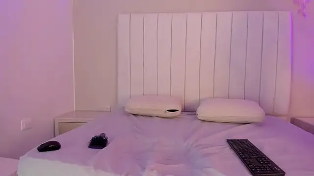 sophia walkett  online show from 28, 3, 2026