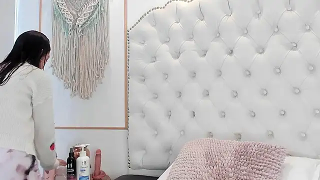 Sara funy online show from 12, 3, 2026