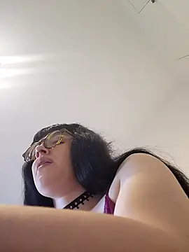 Mommynatrix online show from 3, 4, 2026