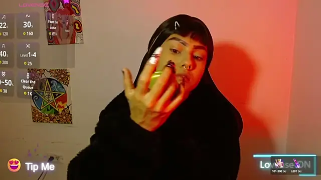 Divinejewel69 online show from 7, 5, 2026