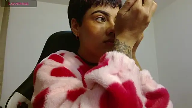 Divinejewel69 online show from 28, 3, 2026