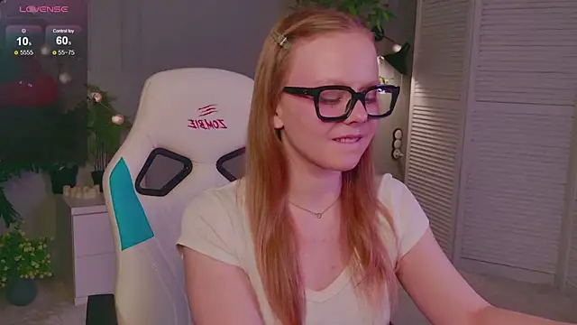 Snapshot of Sophie_Peach_ chatting on 24, 4, 2026 Sophie Peach online show from 24, 4, 2026