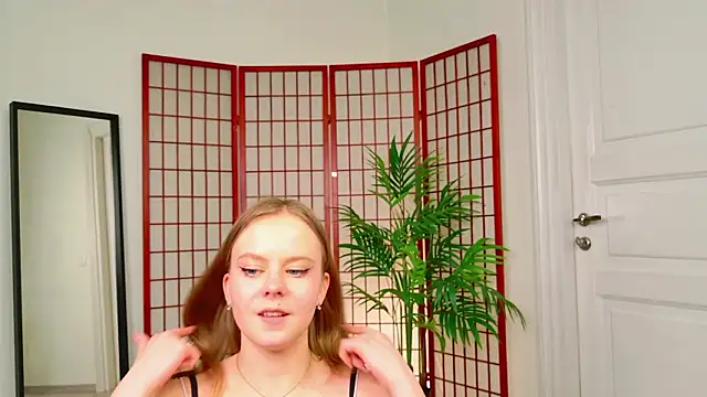 Sophie Peach  online show from 7, 3, 2026