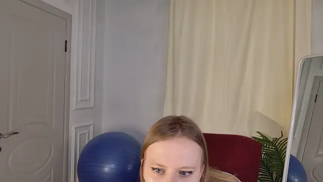 Sophie Peach  online show from 31, 3, 2026