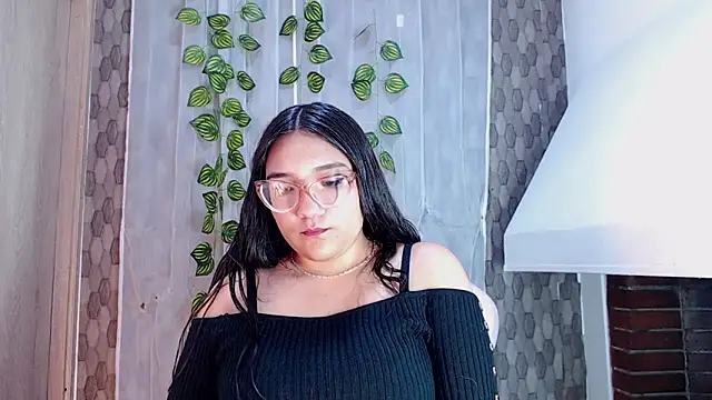 anyela donecm online show from 15, 4, 2026