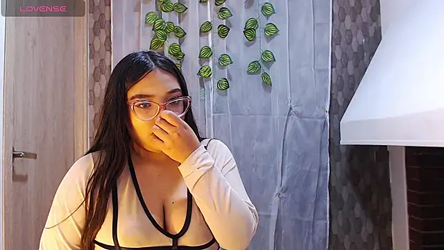 anyela donecm online show from 9, 4, 2026