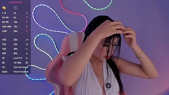 miacapone online show from 10, 4, 2026