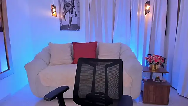 IsabellaLux  online show from 10, 4, 2026