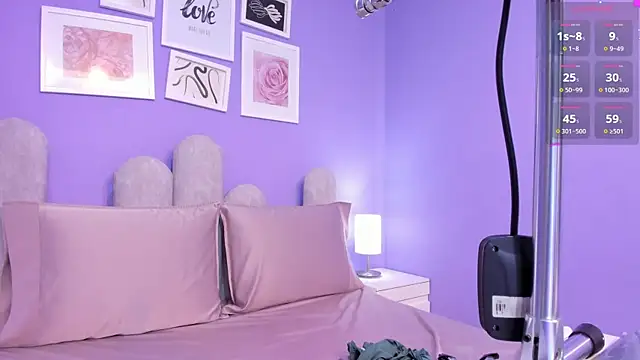 dahiana boobs online show from 18, 6, 2026