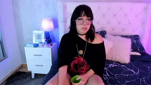 Ivi jones  online show from 9, 3, 2026