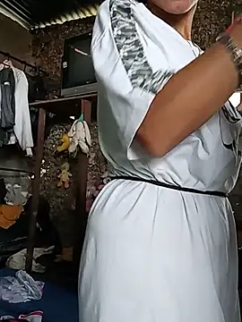 yuliitza4 online show from 7, 7, 2026