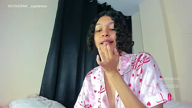 Sophiemoo  online show from 20, 4, 2026