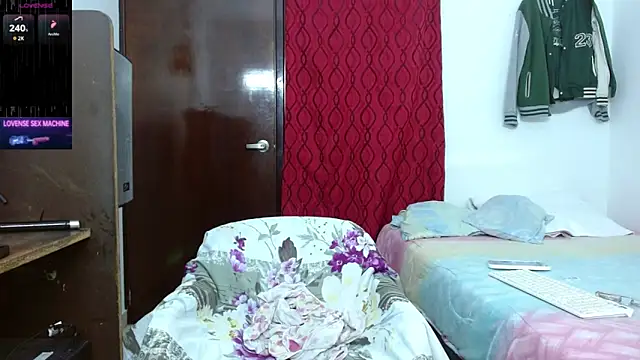 Snapshot of scarlet_johannson19 chatting on 21, 6, 2026 scarlet johannson19 online show from 21, 6, 2026