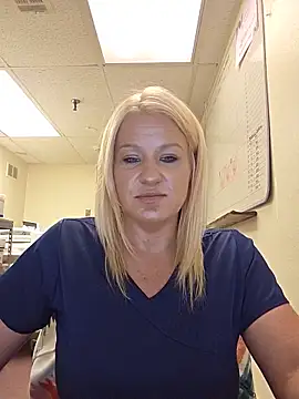 Snapshot of LadyB07 chatting on 4, 6, 2026 LadyB07 online show from 4, 6, 2026