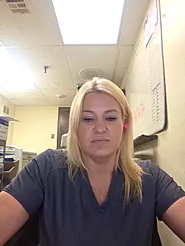 Snapshot of LadyB07 chatting on 29, 4, 2026 LadyB07 online show from 29, 4, 2026