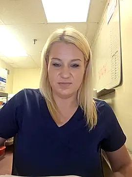 Snapshot of LadyB07 chatting on 30, 4, 2026 LadyB07 online show from 30, 4, 2026