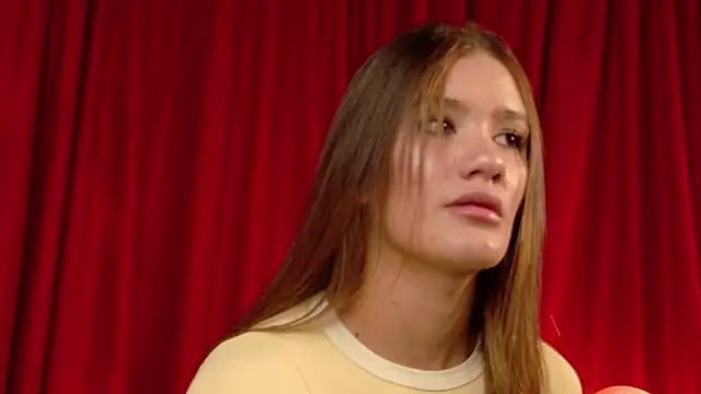 Mia Benett  online show from 12, 5, 2026