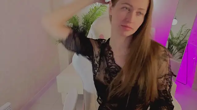 Bella McKenzie online show from 2, 3, 2026