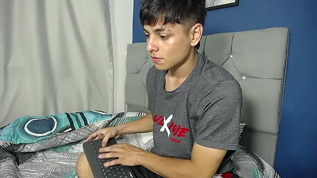 Logan Jhonson19 online show from 24, 4, 2026