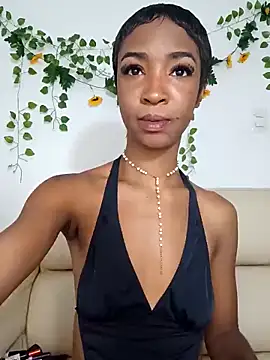 Snapshot of TinnaPeyton chatting on 7, 5, 2026 TinnaPeyton online show from 7, 5, 2026