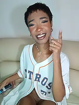 Snapshot of TinnaPeyton chatting on 7, 6, 2026 TinnaPeyton online show from 7, 6, 2026