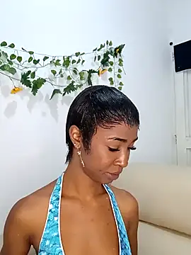Snapshot of TinnaPeyton chatting on 28, 4, 2026 TinnaPeyton online show from 28, 4, 2026