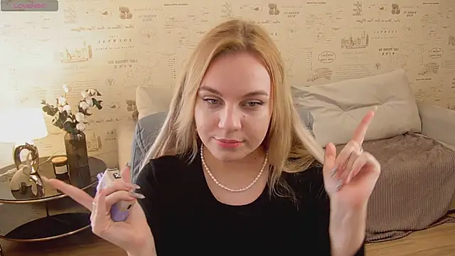 Snapshot of Glow_Margo chatting on 9, 5, 2026 Glow Margo online show from 9, 5, 2026