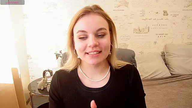 Snapshot of Glow_Margo chatting on 2, 6, 2026 Glow Margo online show from 2, 6, 2026