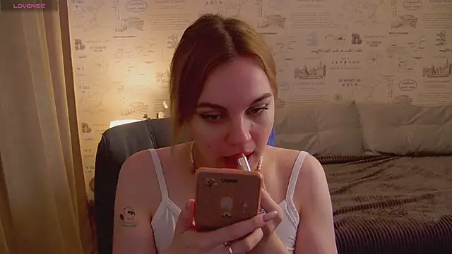 Snapshot of Glow_Margo chatting on 13, 5, 2026 Glow Margo online show from 13, 5, 2026