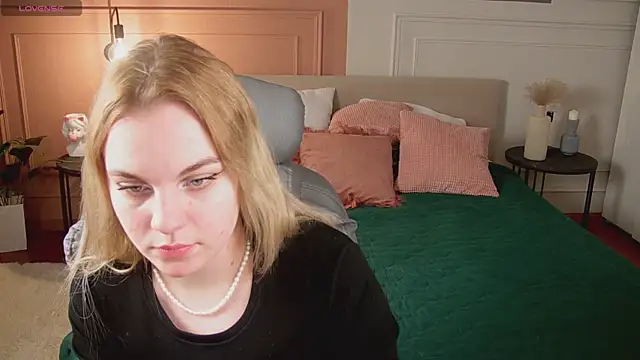 Glow Margo online show from 23, 4, 2026