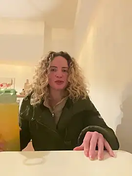 curlyirishgirl online show from 1, 3, 2026