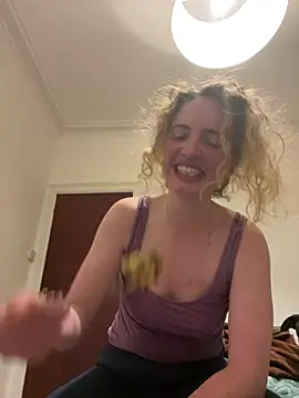 curlyirishgirl online show from 10, 3, 2026