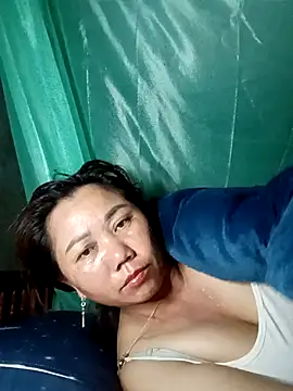 Snapshot of lyly_sexx chatting on 5, 5, 2026 lyly sexx online show from 5, 5, 2026