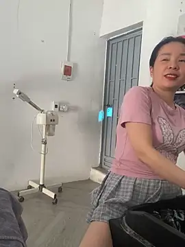 Ivy Trix2 online show from 14, 4, 2026