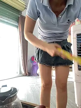 Ivy Trix2 online show from 16, 4, 2026