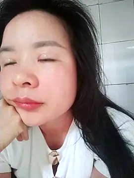 Ivy Trix2 online show from 18, 3, 2026