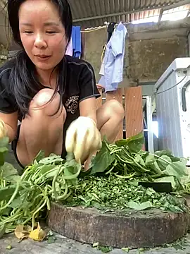 Snapshot of Ivy_Trix2 chatting on 26, 5, 2026 Ivy Trix2 online show from 26, 5, 2026