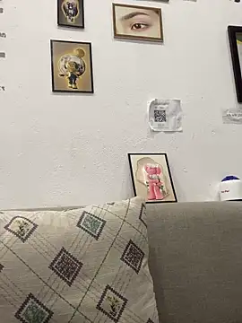 Ivy Trix2 online show from 25, 3, 2026