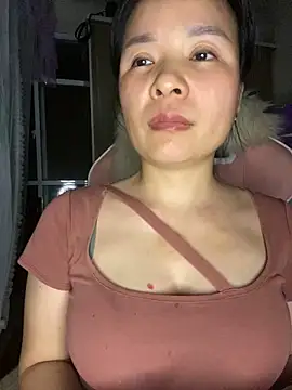 Ivy Trix2 online show from 18, 4, 2026